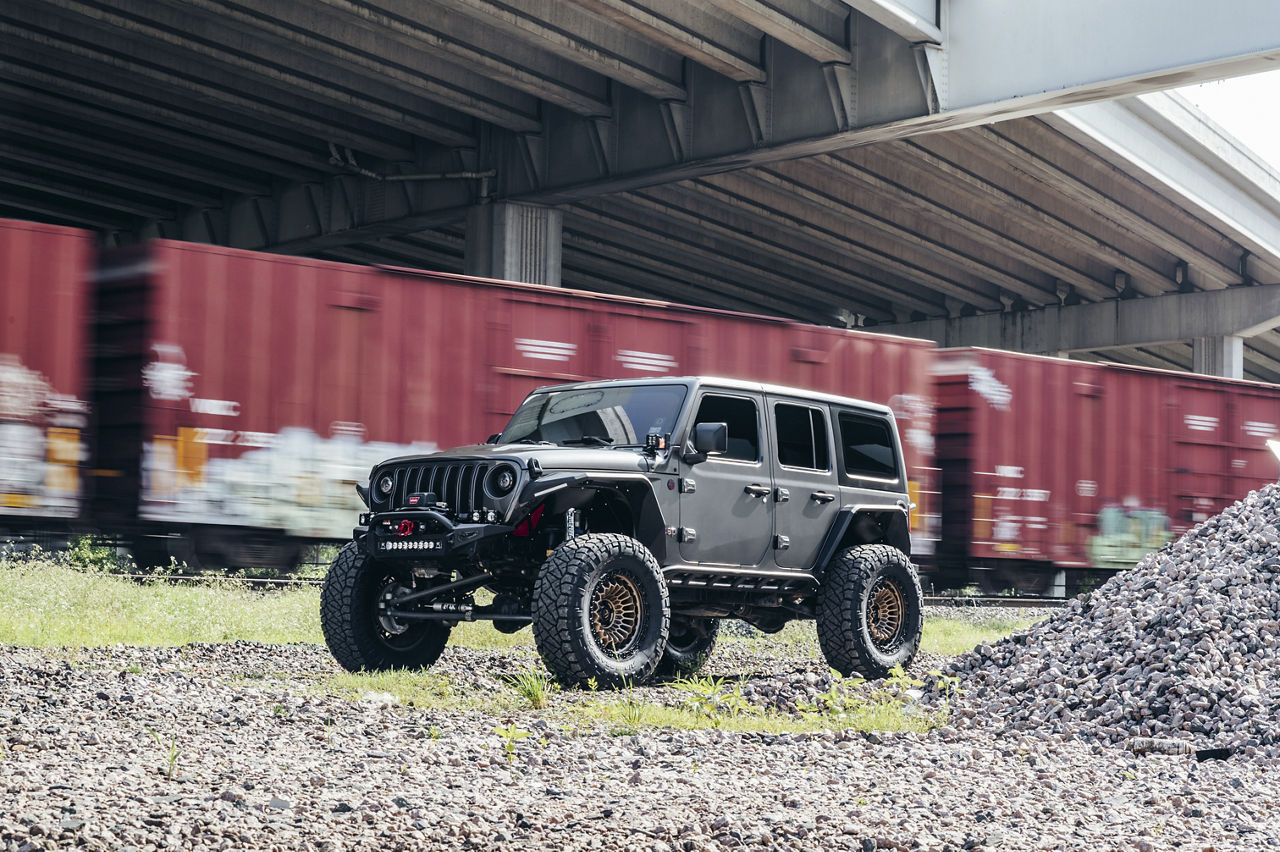 2020 Jeep Wrangler - Fuel SINISTER - Bronze | Fuel Off-Road Wheels
